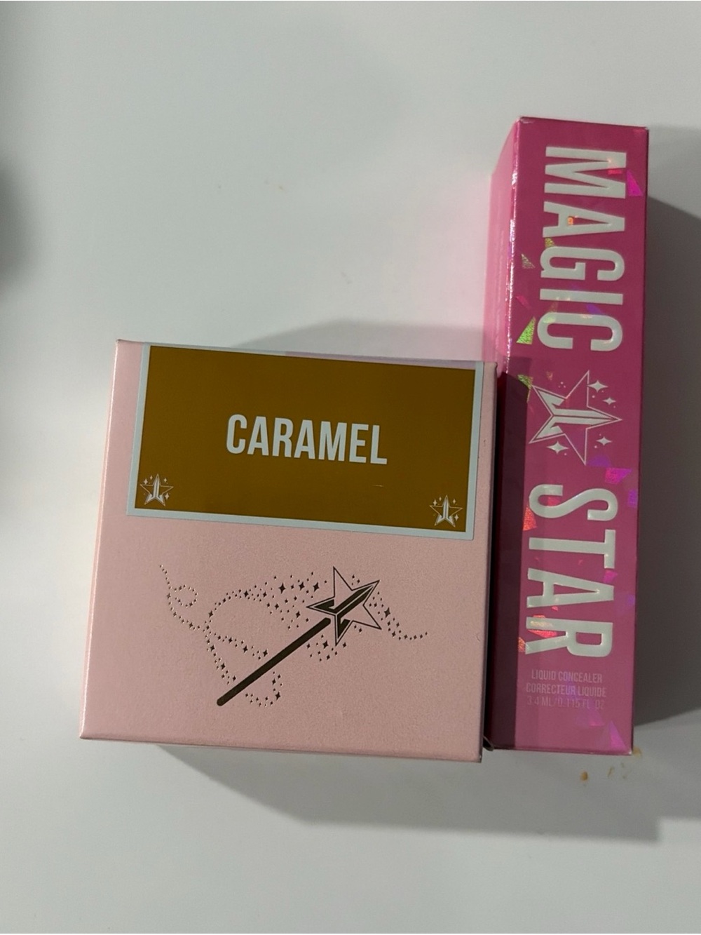 Magic Luminous Setting Powder in Pink Box with Gold Logo